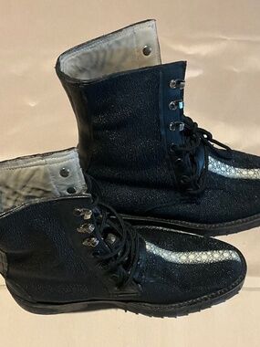 Men’s exotic full stingray accented leather combat boot. Size 9